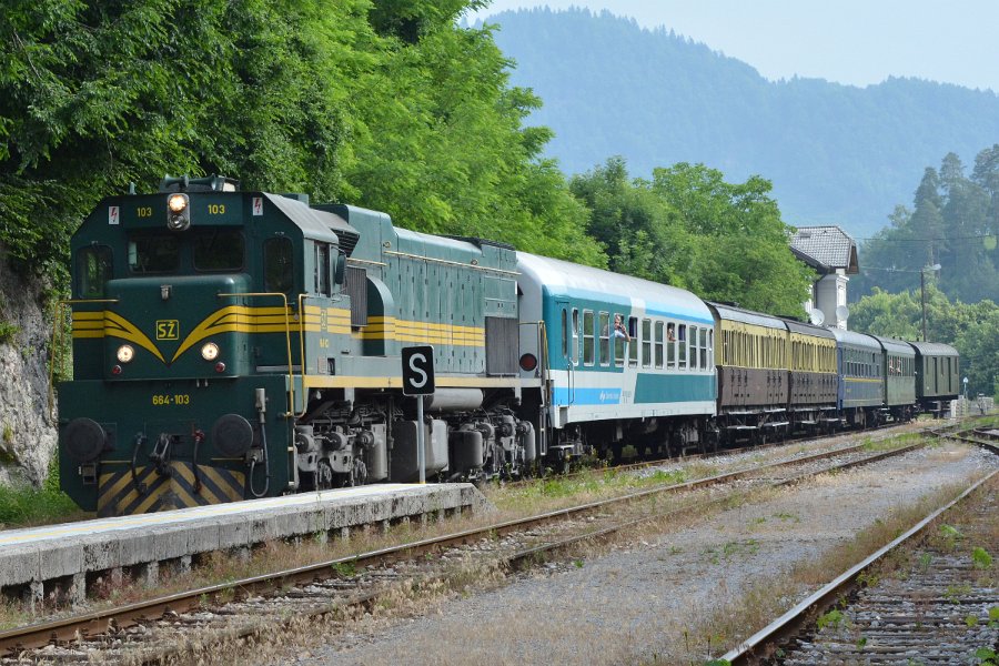Wocheinerbahn Sonderzug zum Kirschenfest (1)